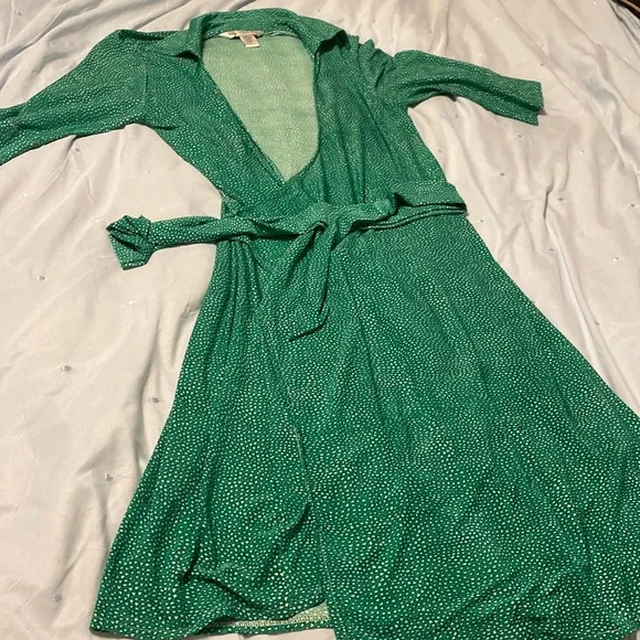 Dresses | Diane Von Furstenberg Justin Silk Green White Heart Wrap Dress |  Poshmark
